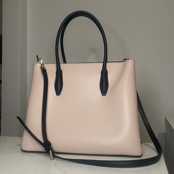 EUC Kate Spade Purse with Crossbody strap - Picture 5 of 11